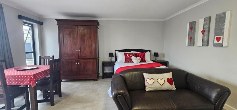 5 Bedroom Property for Sale in Myburgh Park Western Cape